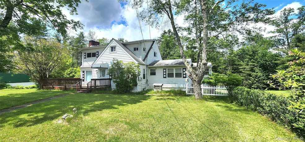 530 Sackett Lake Rd  