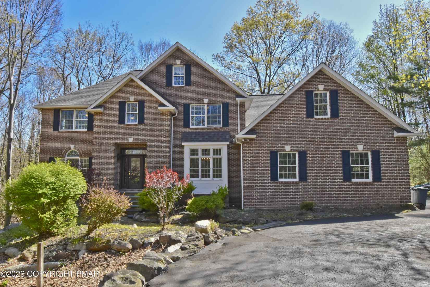 1246 Woodstock Dr  