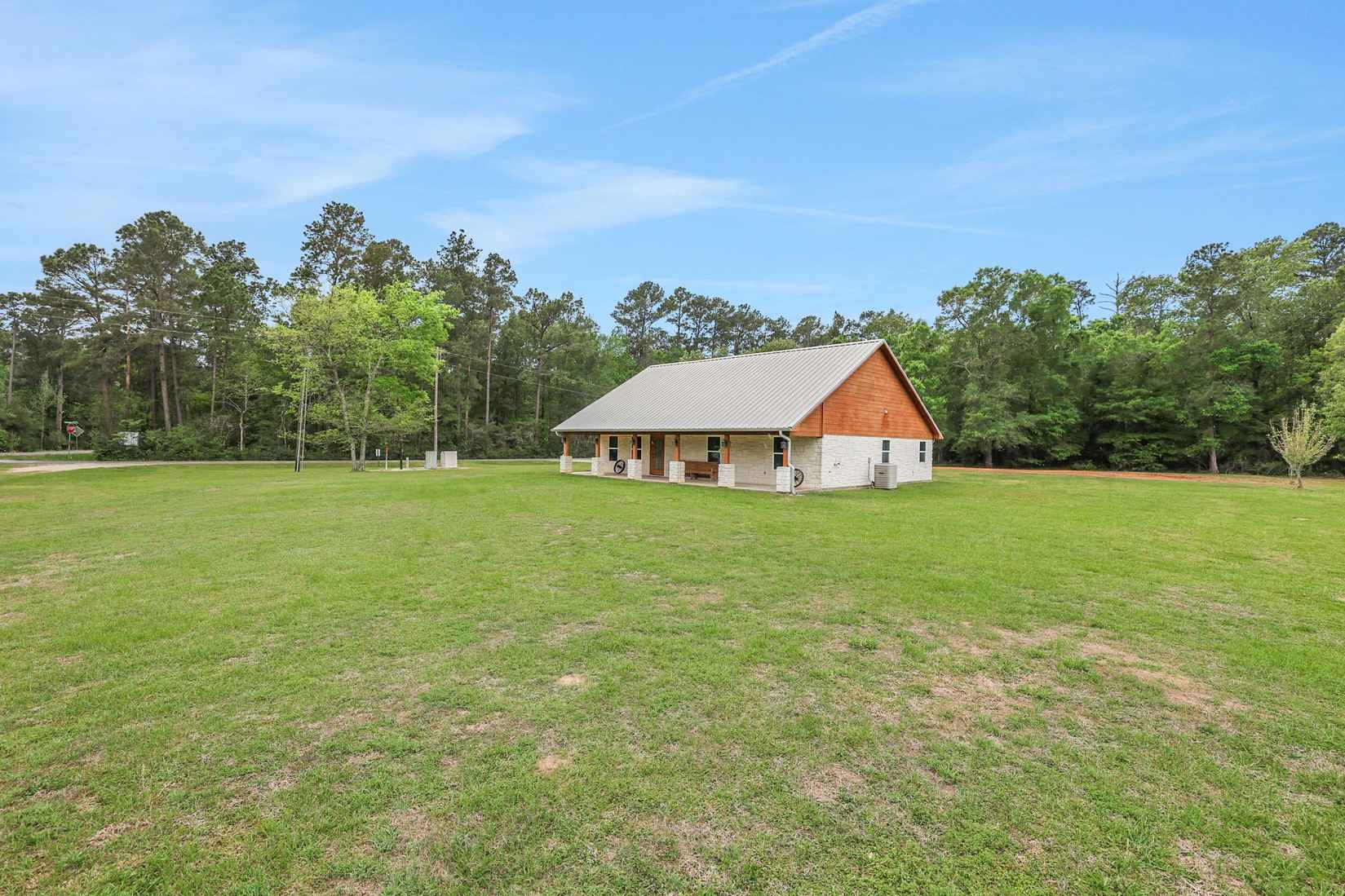 413 Barnett Ln  