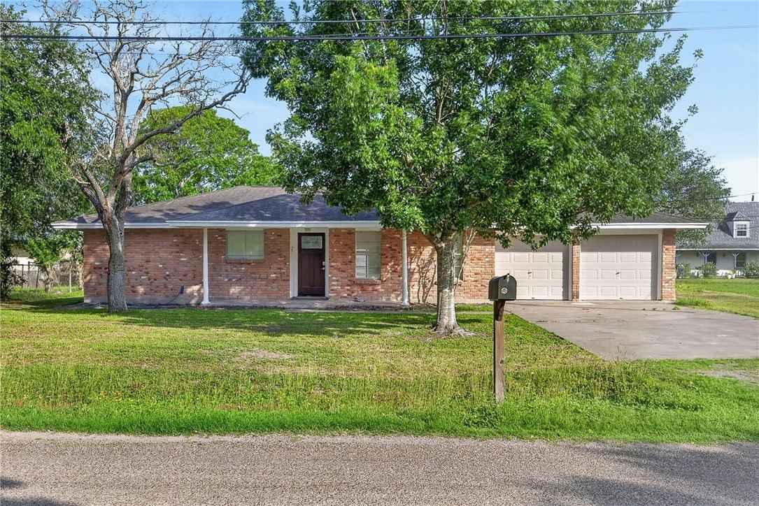 3901 Leonard Dr  