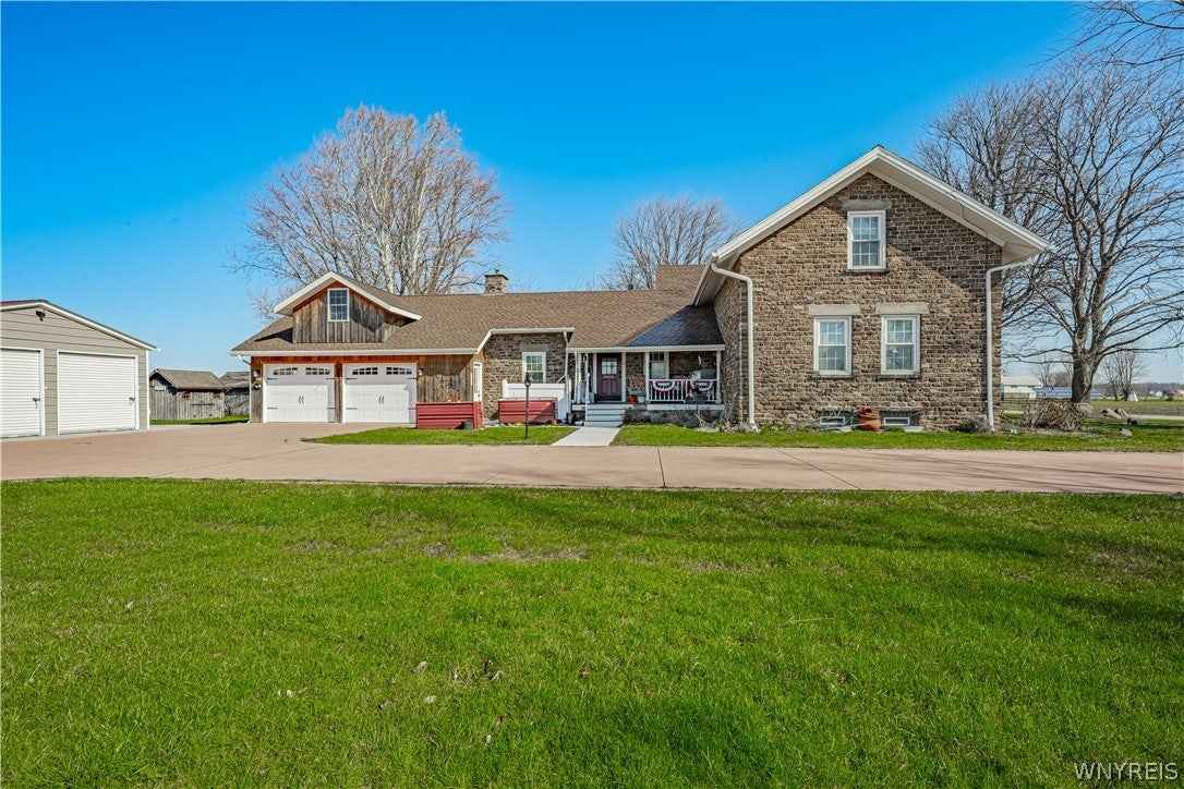 2804 Maple Rd  