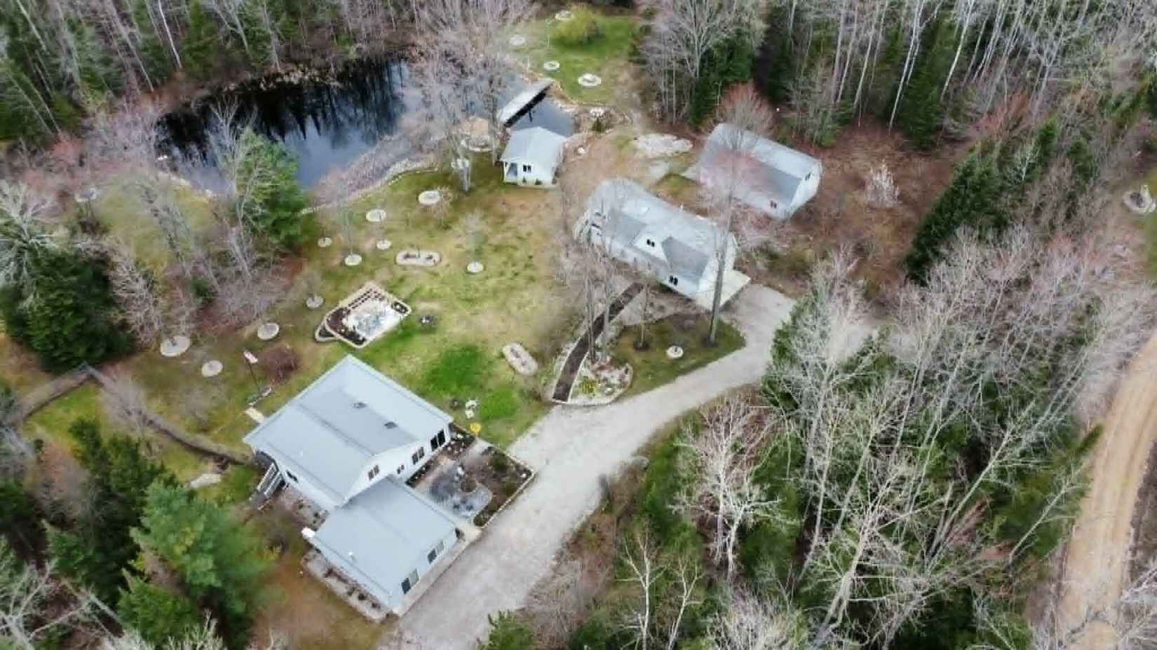 1385 Lakeside Trl  