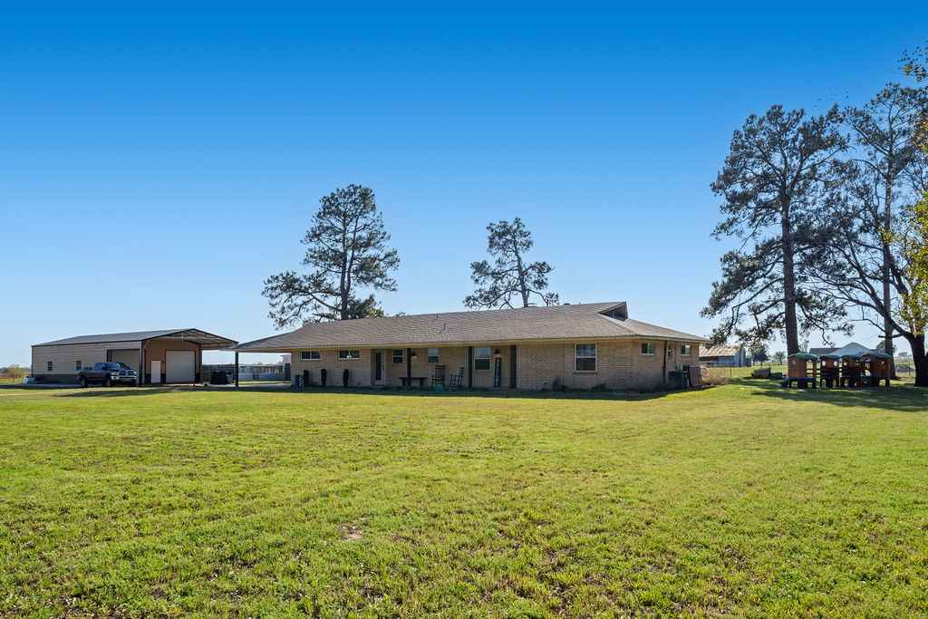 4106 Farm Rd 2560  
