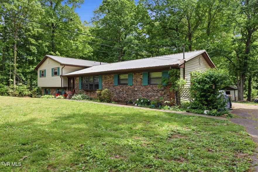 8112 Boss Rd  