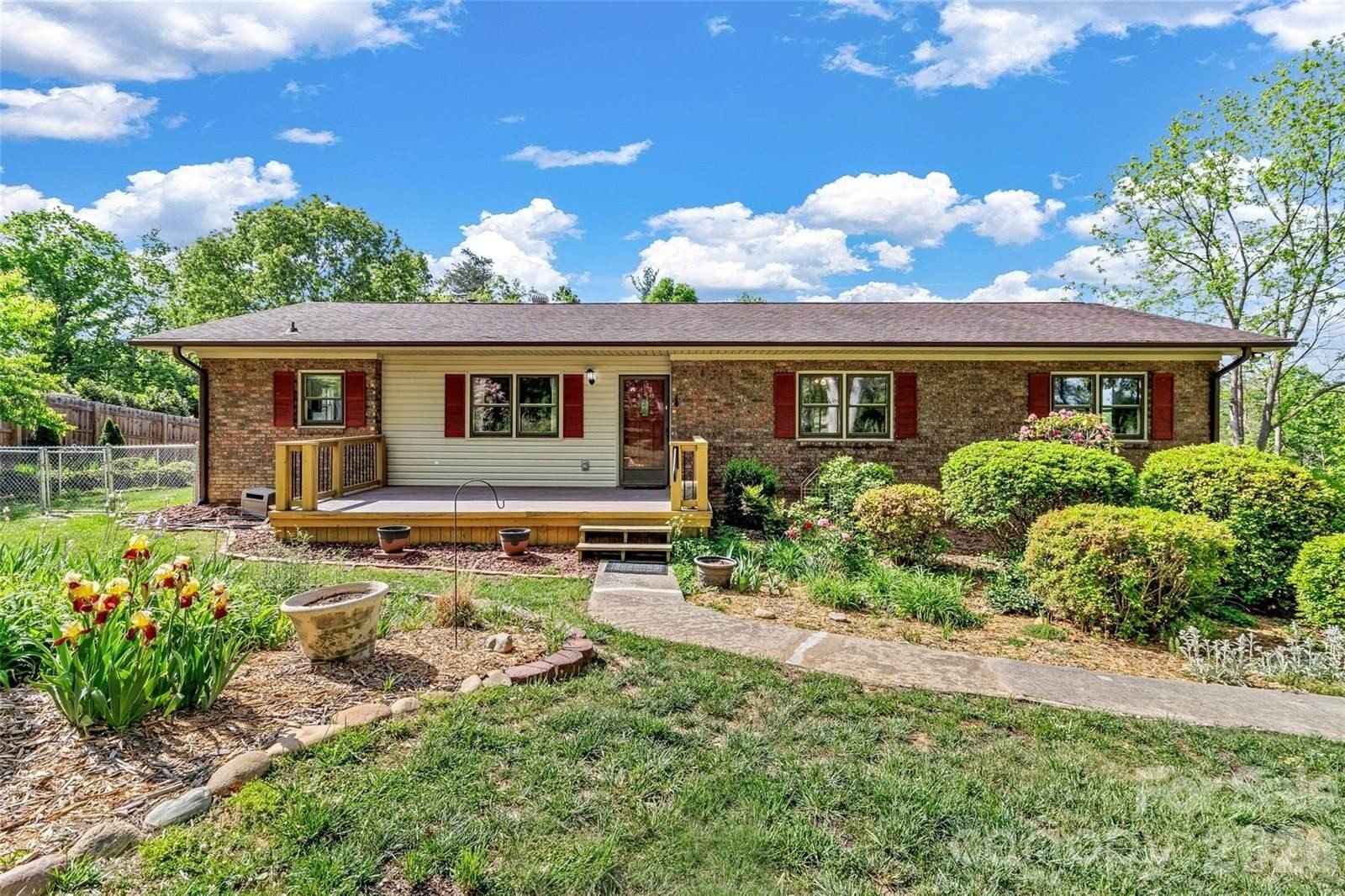 38 Chadwick Wade Dr  