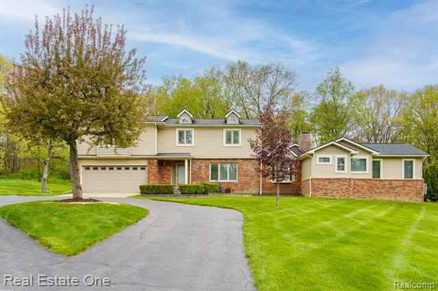 9243 Sherwood Dr  