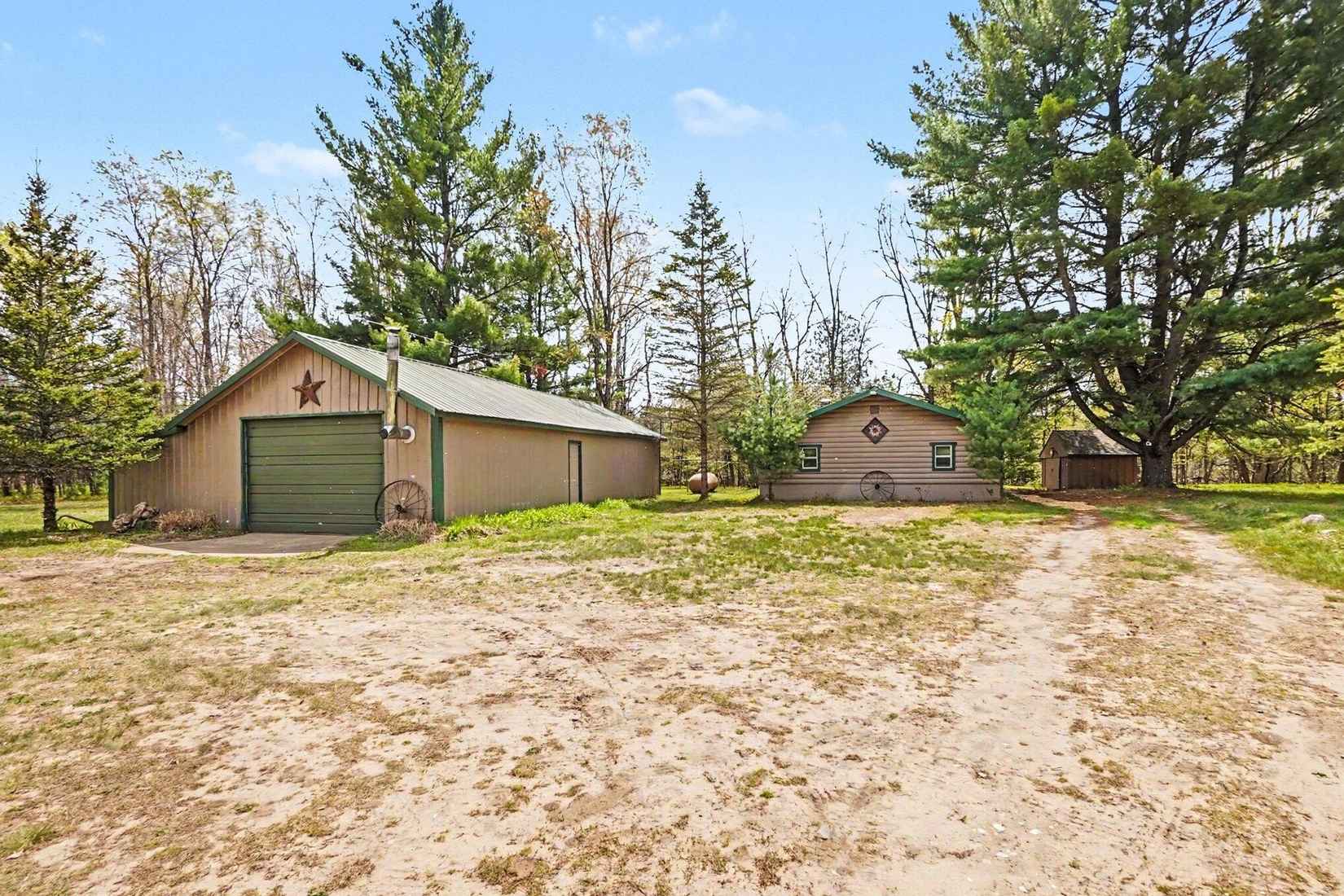 11435 Woodland Dr  