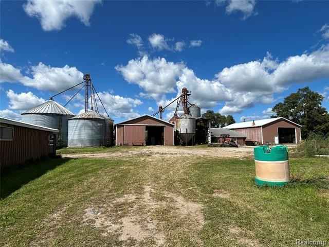 16465 Almont  