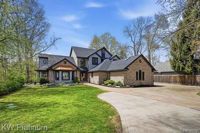2739 Riverside Dr  