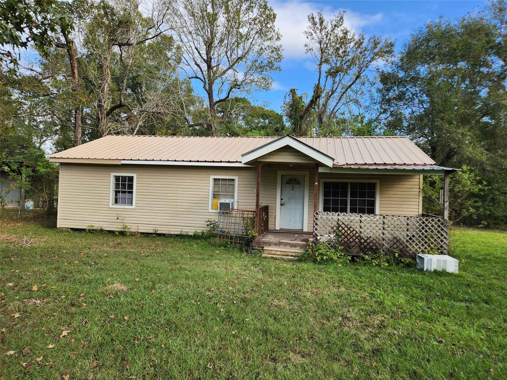 20371 Vick Dr / 22401 Russell Dr  