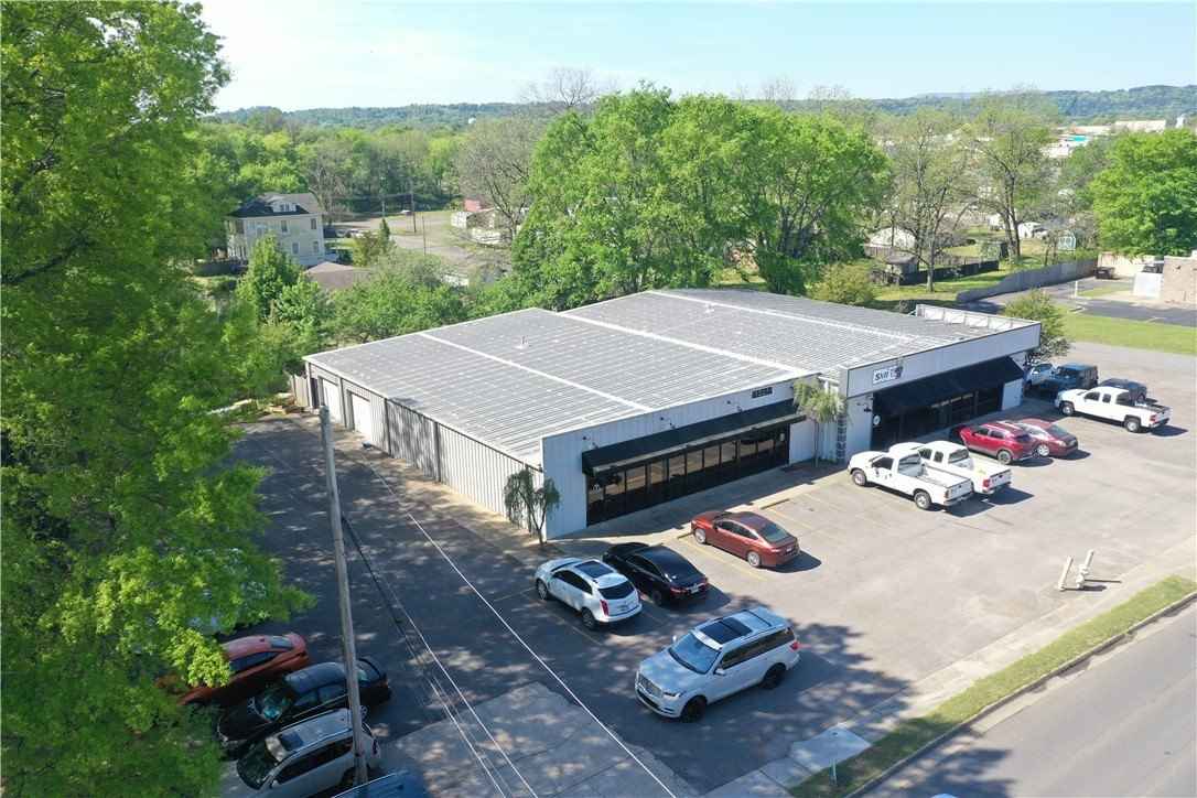 302 EAST Pkwy  