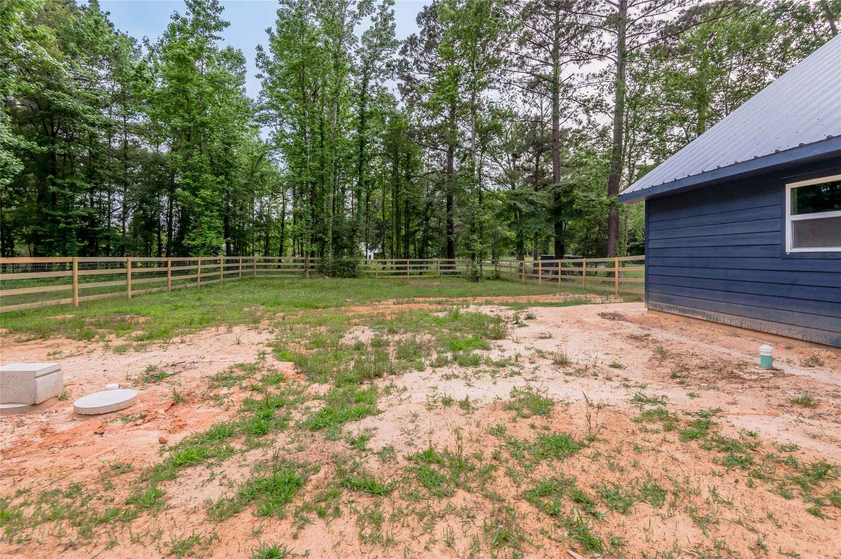 304 N FM 225  