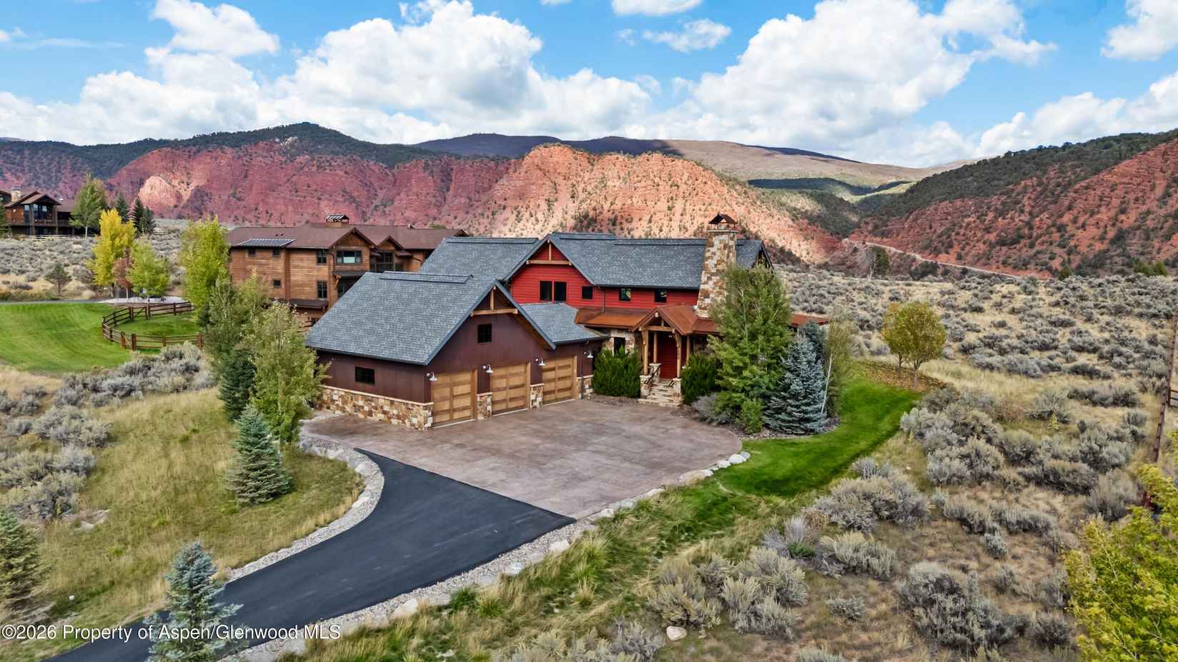 160 Red Cliff Cir  