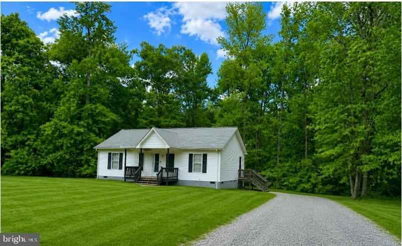 105 Old County Rd  
