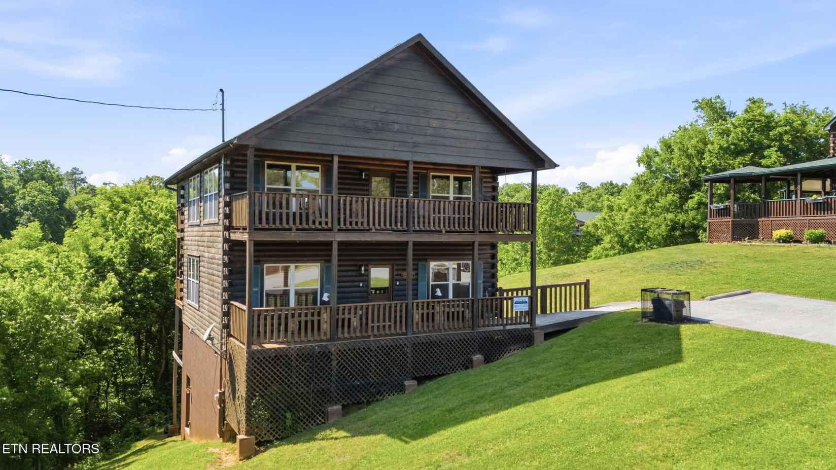 339 Oak Lake Dr  