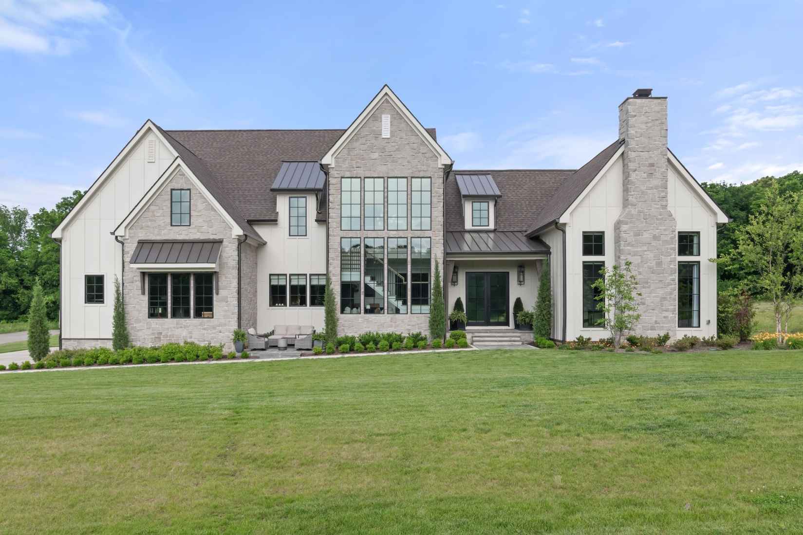 1936 Silver Fox Rd  