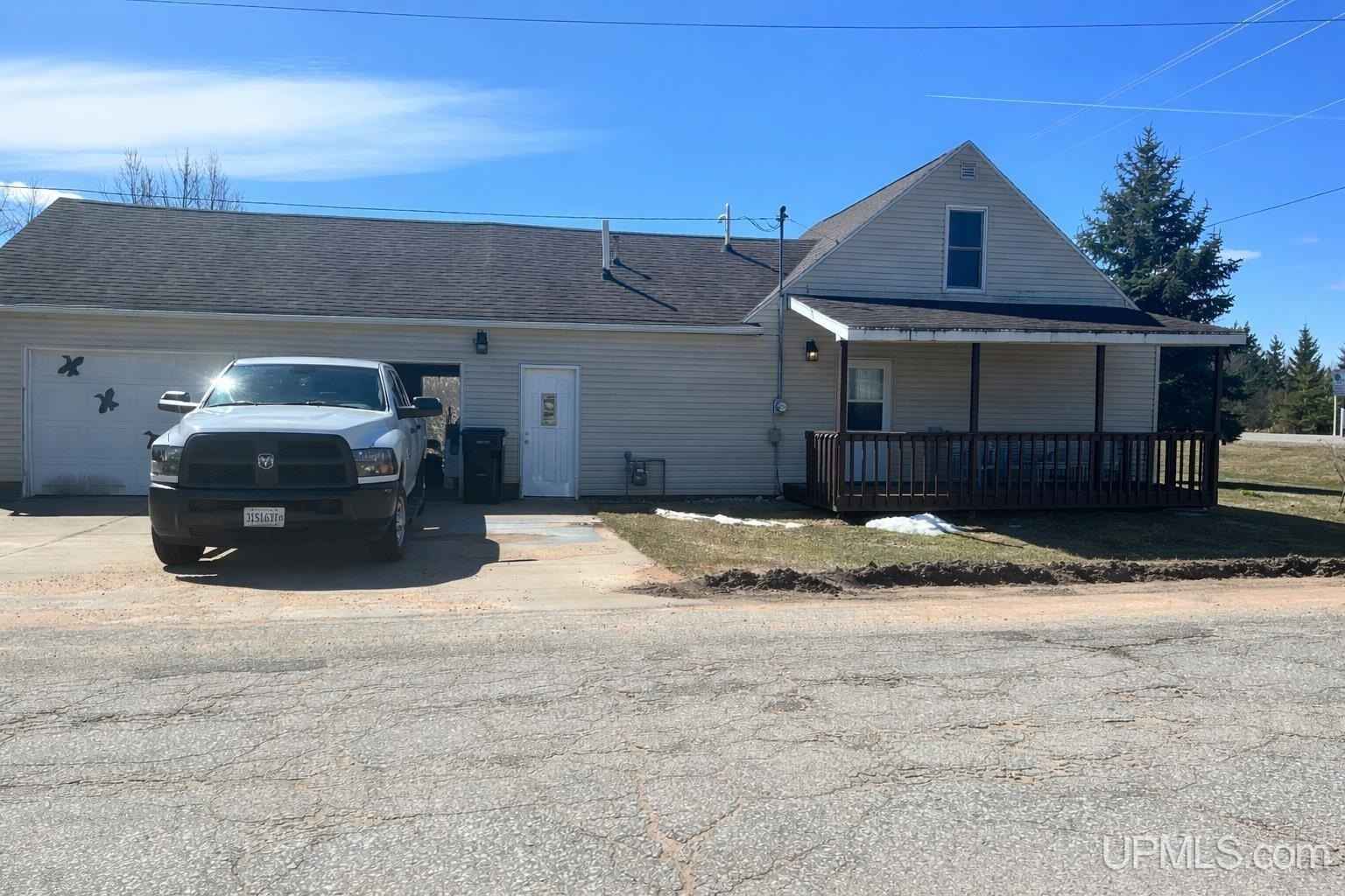 W5697 Elmwood Number 4 Rd  