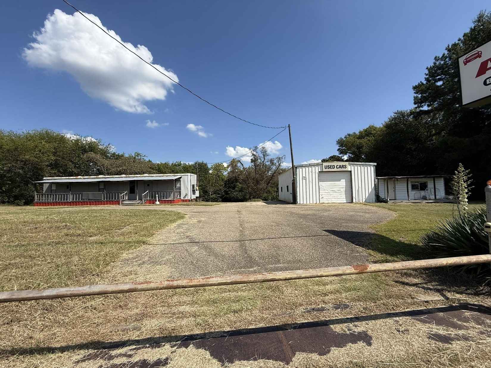 7811 S US HWY 271  