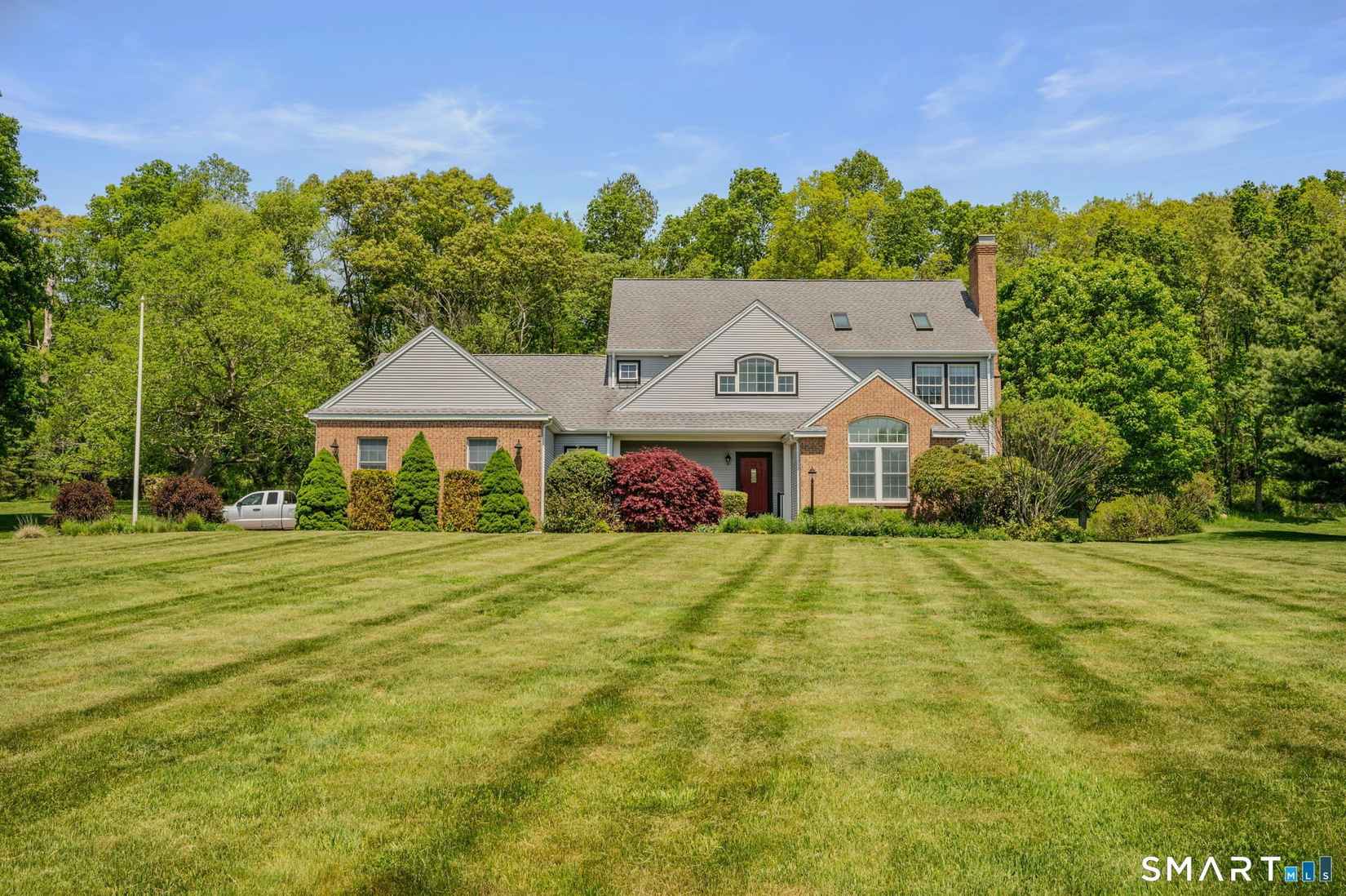 50 Emerald Glen Ln  
