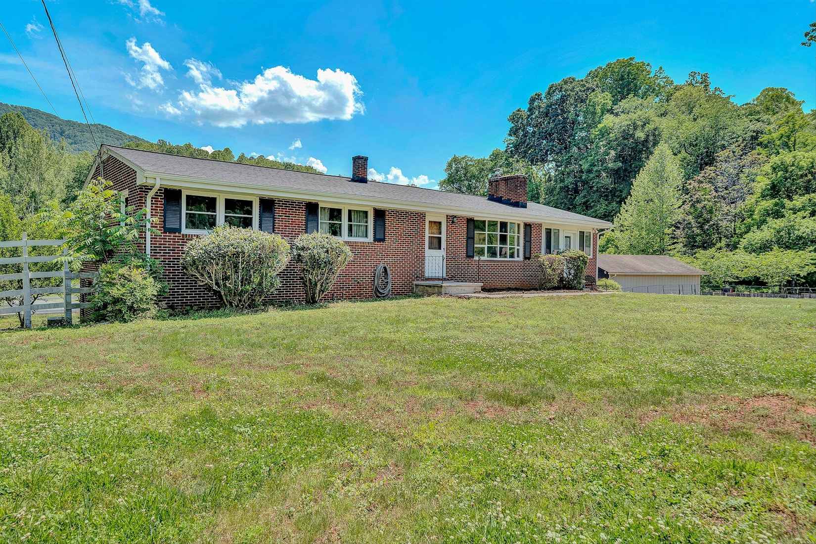 17 Valley View Rd  