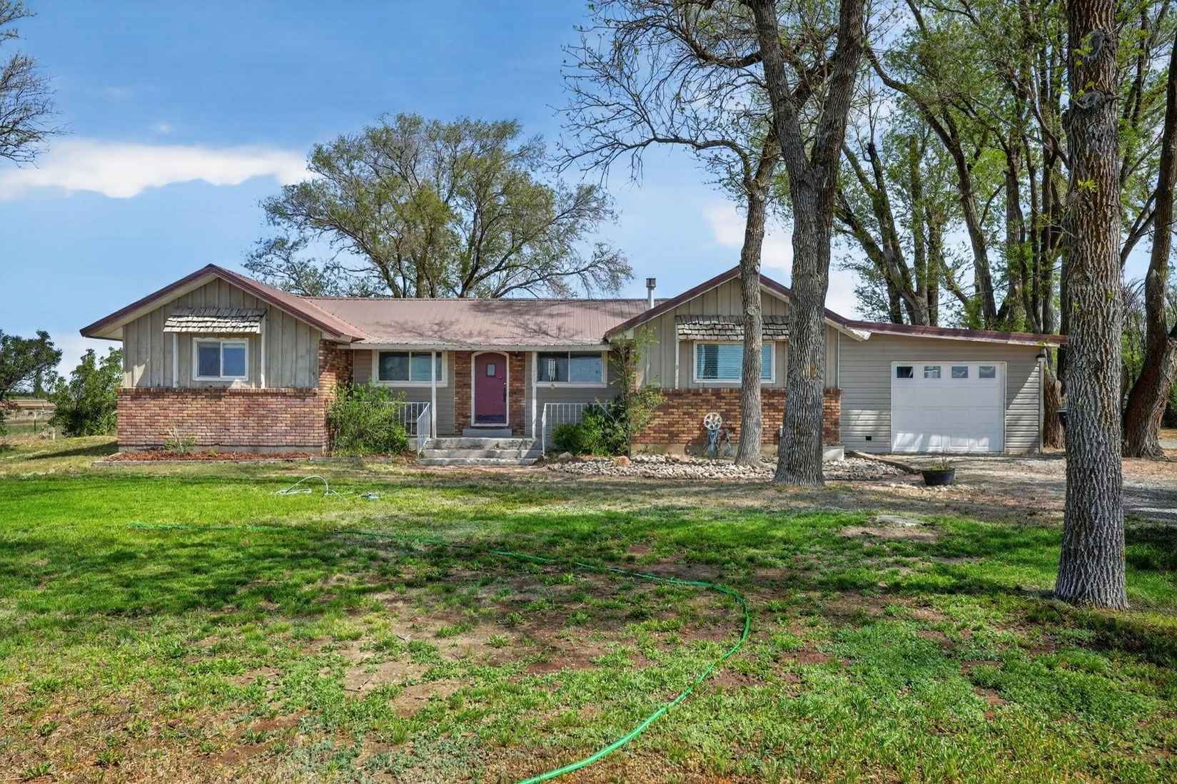276 W Hoff Rd  
