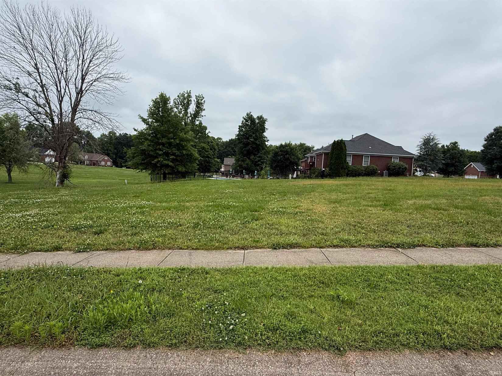 270 Persimmon Cir  