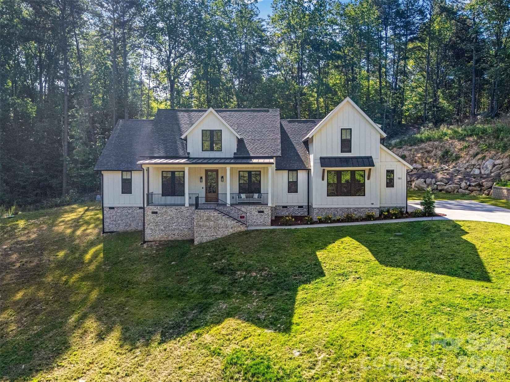 151 Greenbay Rd  