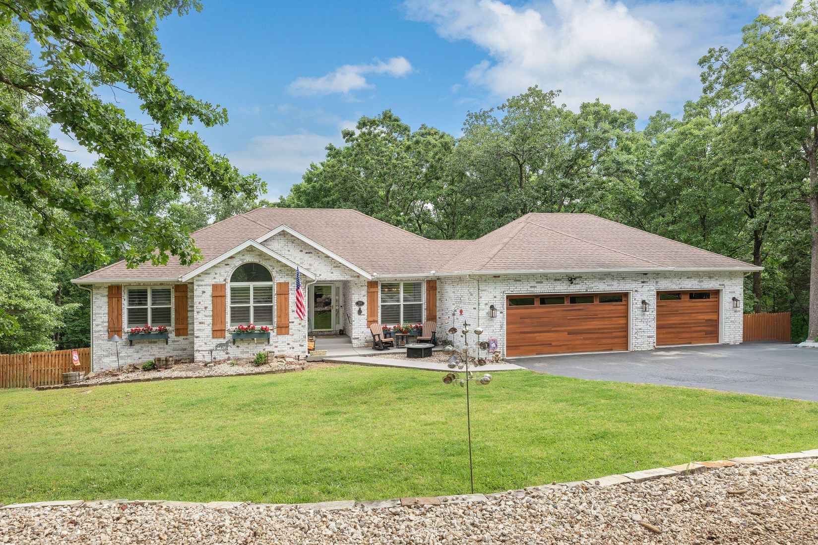 158 Spring Ln  