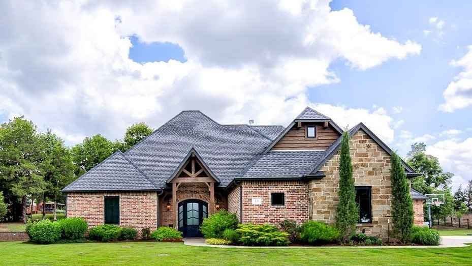 13 Thousand Oaks  