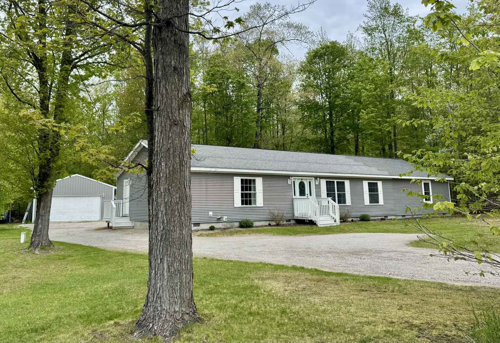 2156 E Mullett Lake Rd  