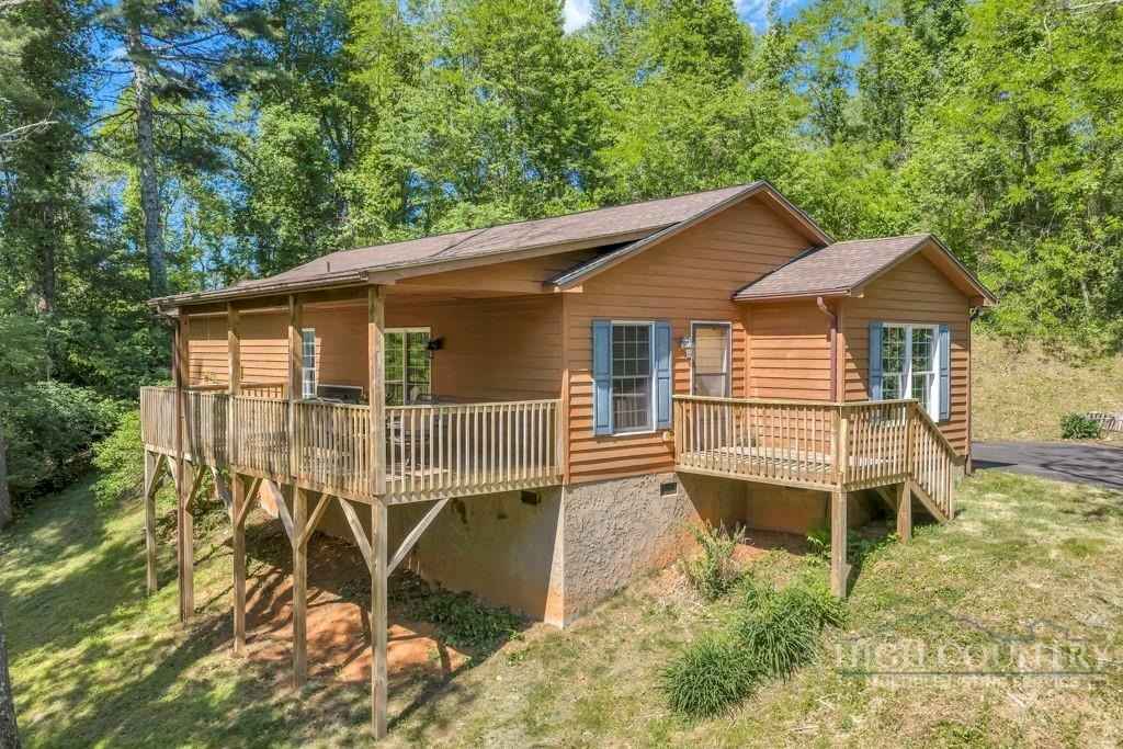 131 Chinquapin Springs Ln  