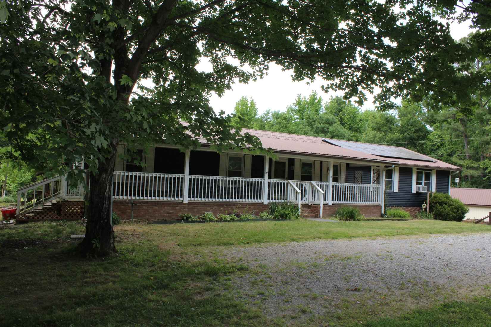 110 Towering Oaks Dr  