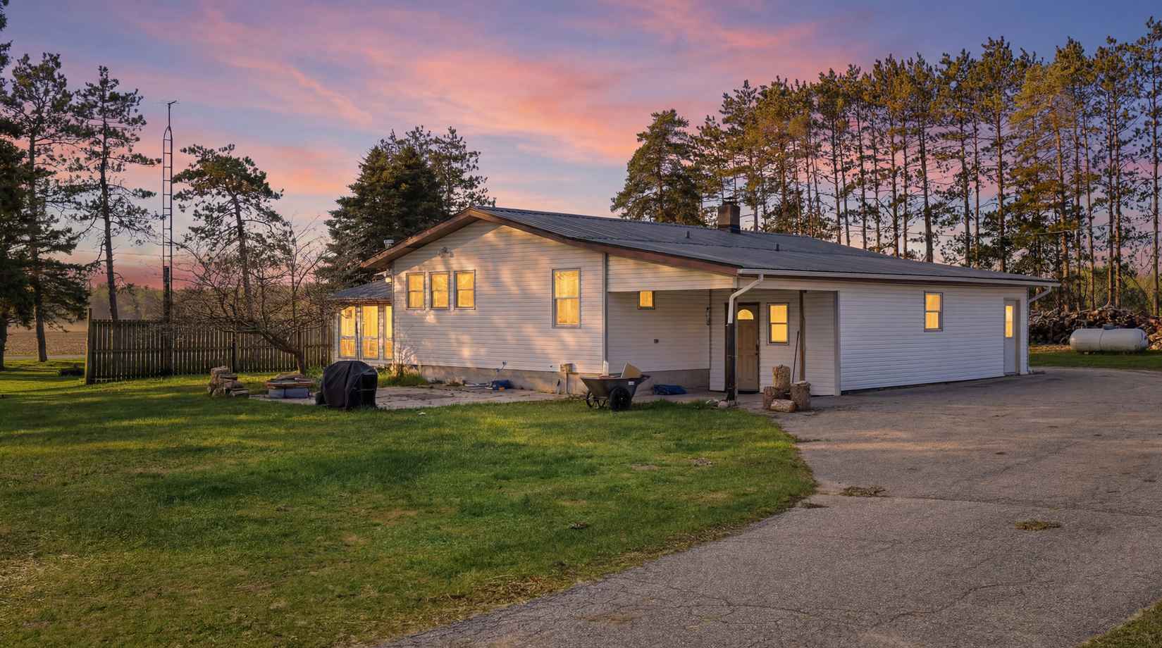 12686 Buchanan Rd  