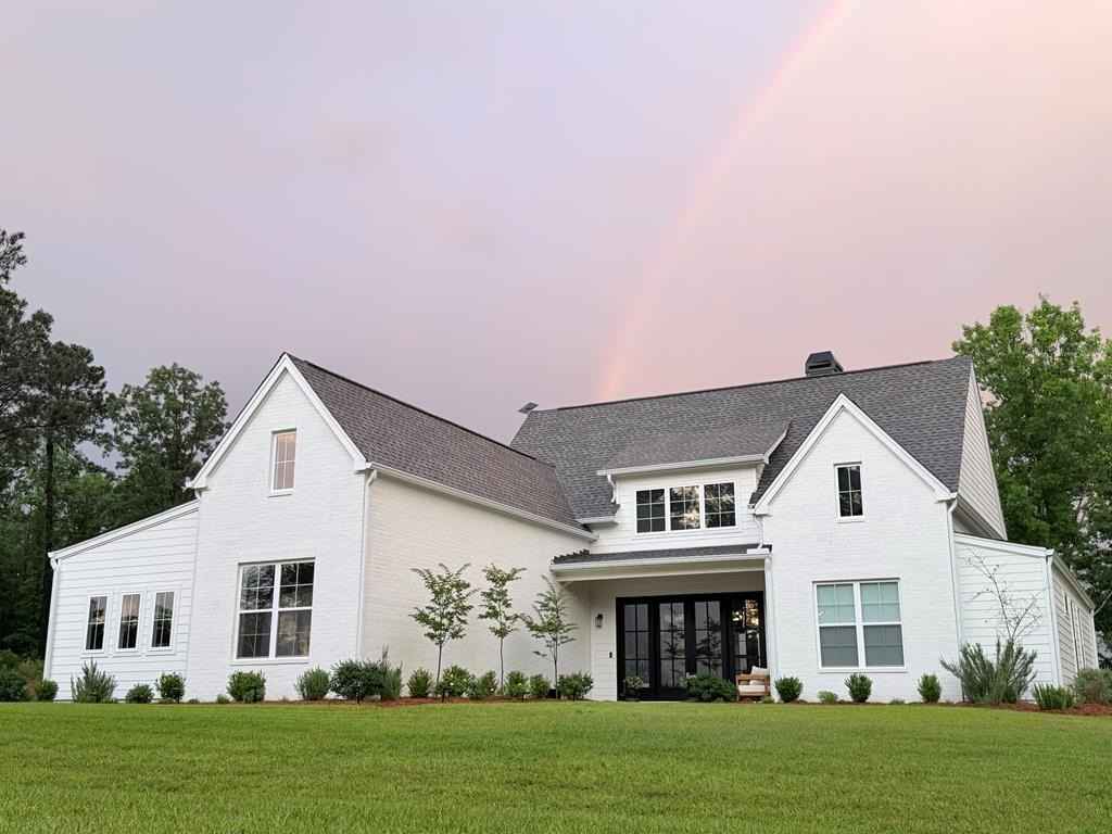 255 NE Chimney Rock Trl  
