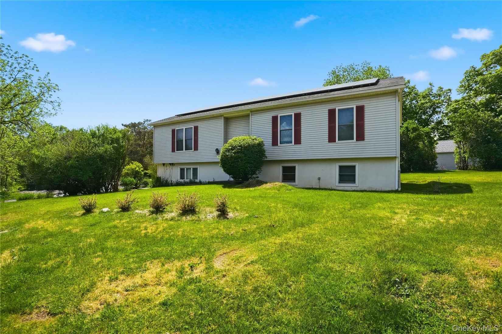 902 Albany Post Rd  