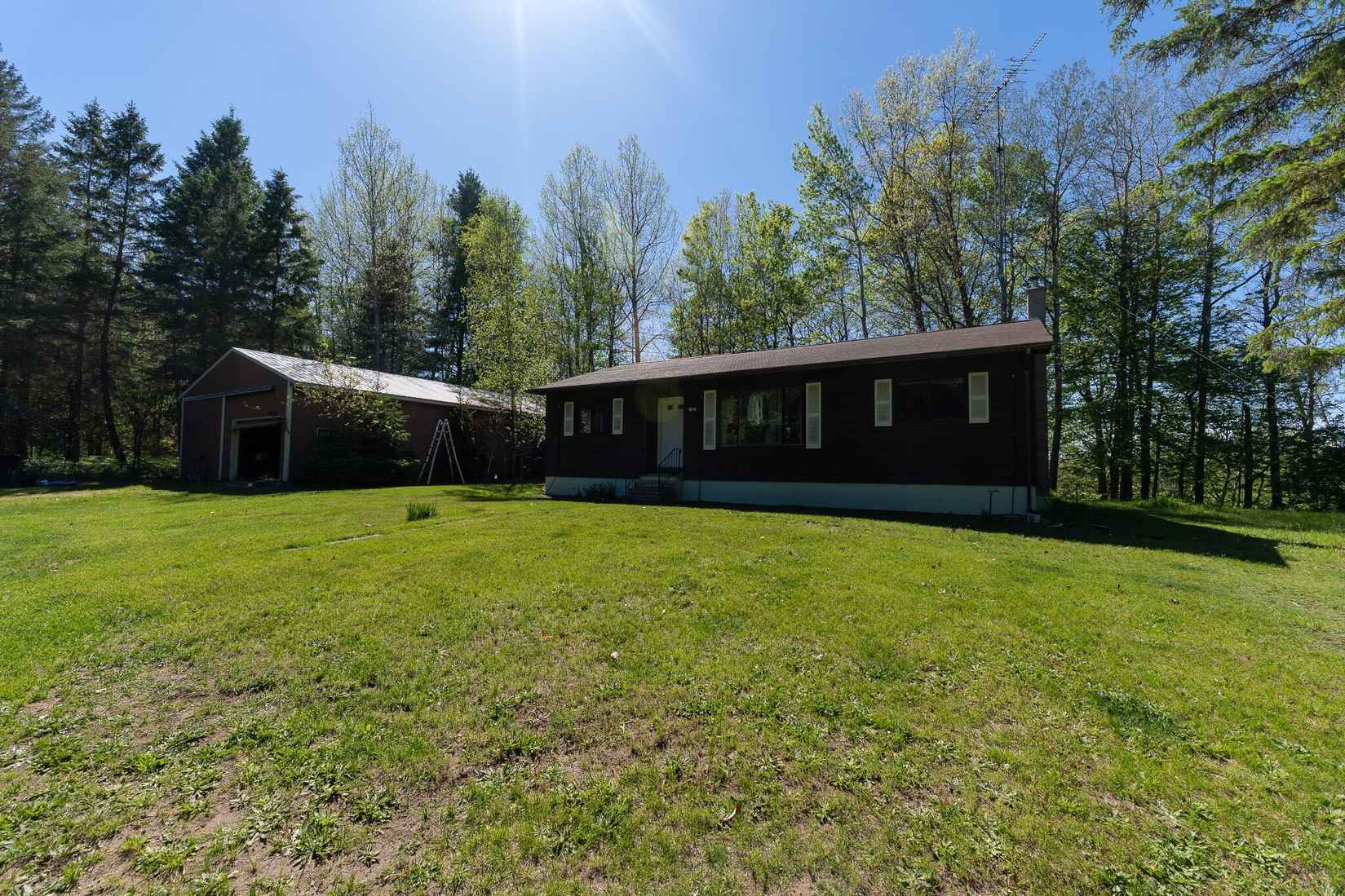 1583 N Dennis Rd  