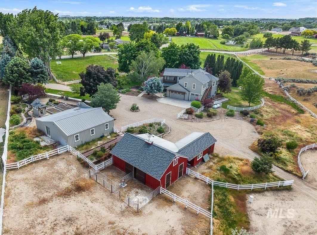 10060 W Rolling Hills Dr  