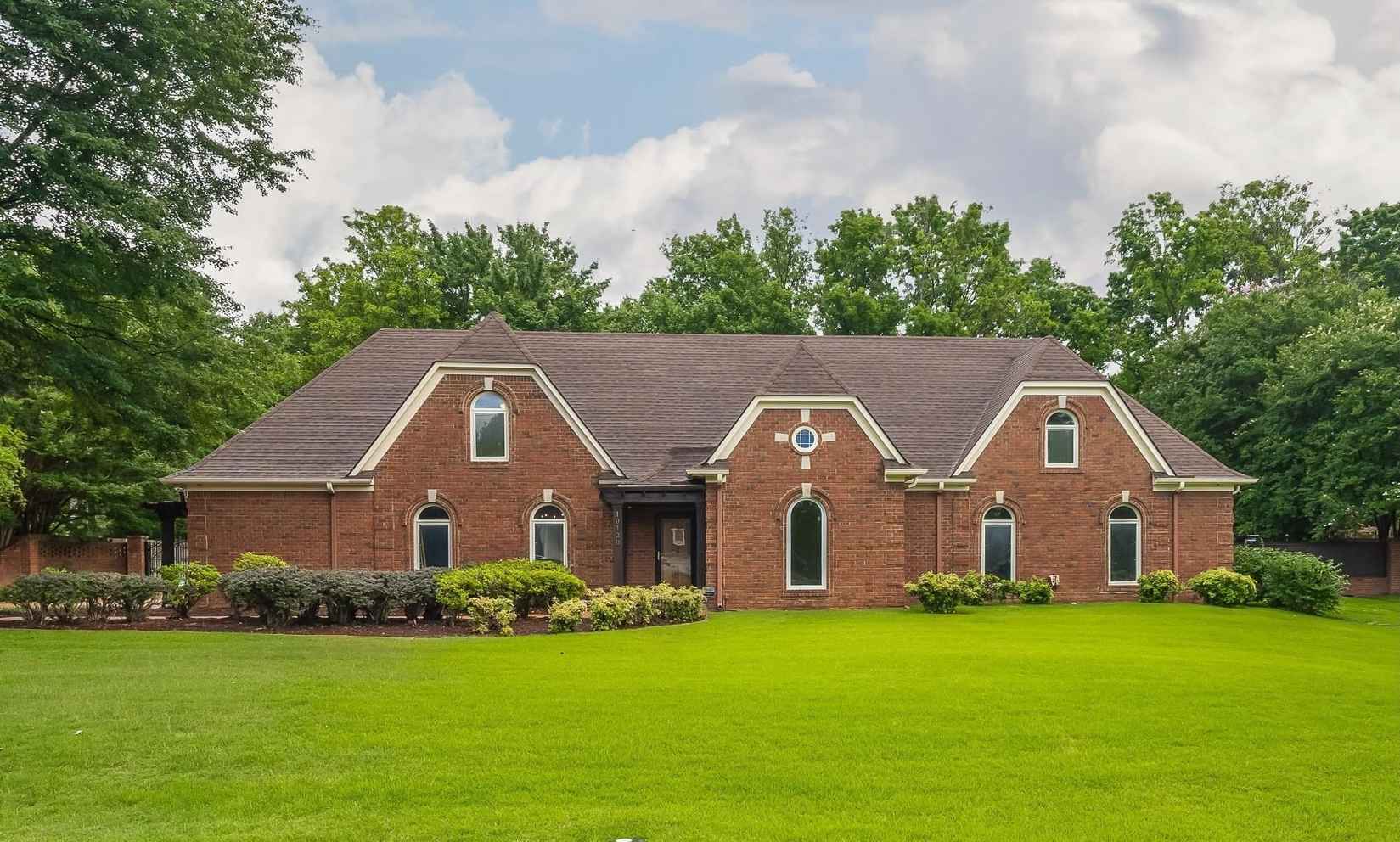 10120 BARN HILL Dr  