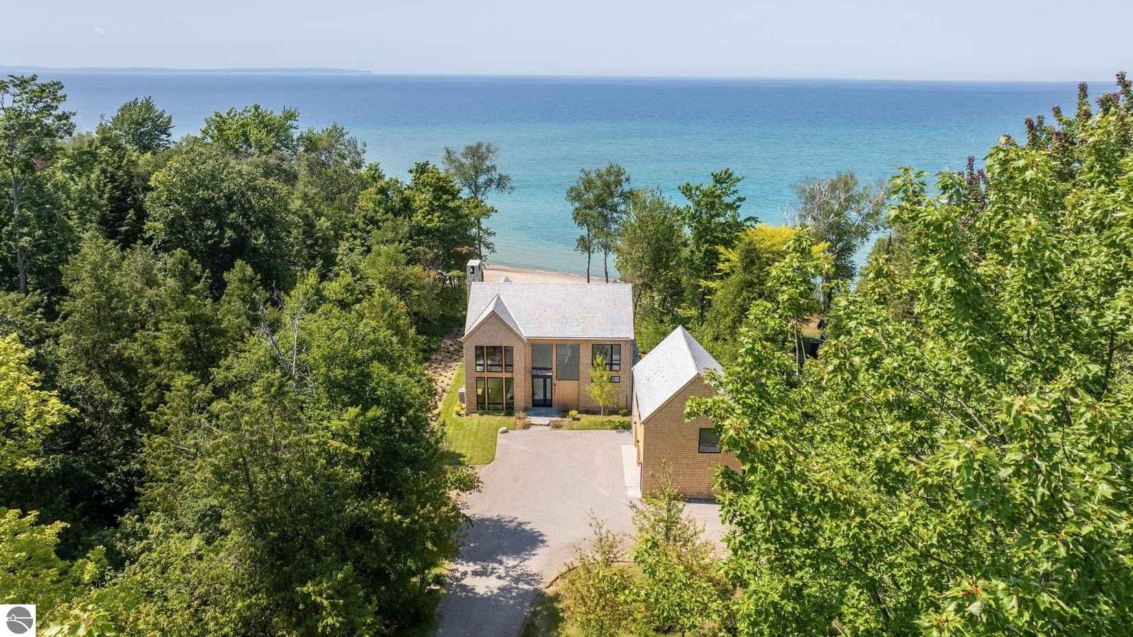 6987 N Manitou Trl  