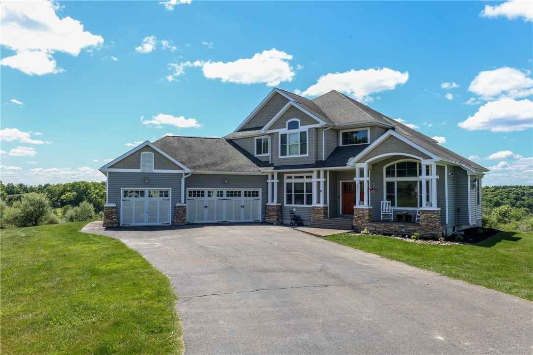 10924 Caton Cres  
