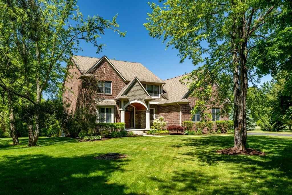 8061 Pine Ridge Ct  