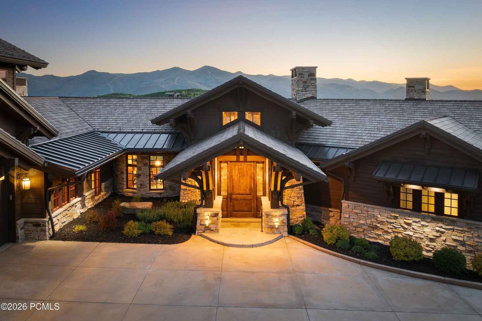 2680 E Shadow Ridge Cir  
