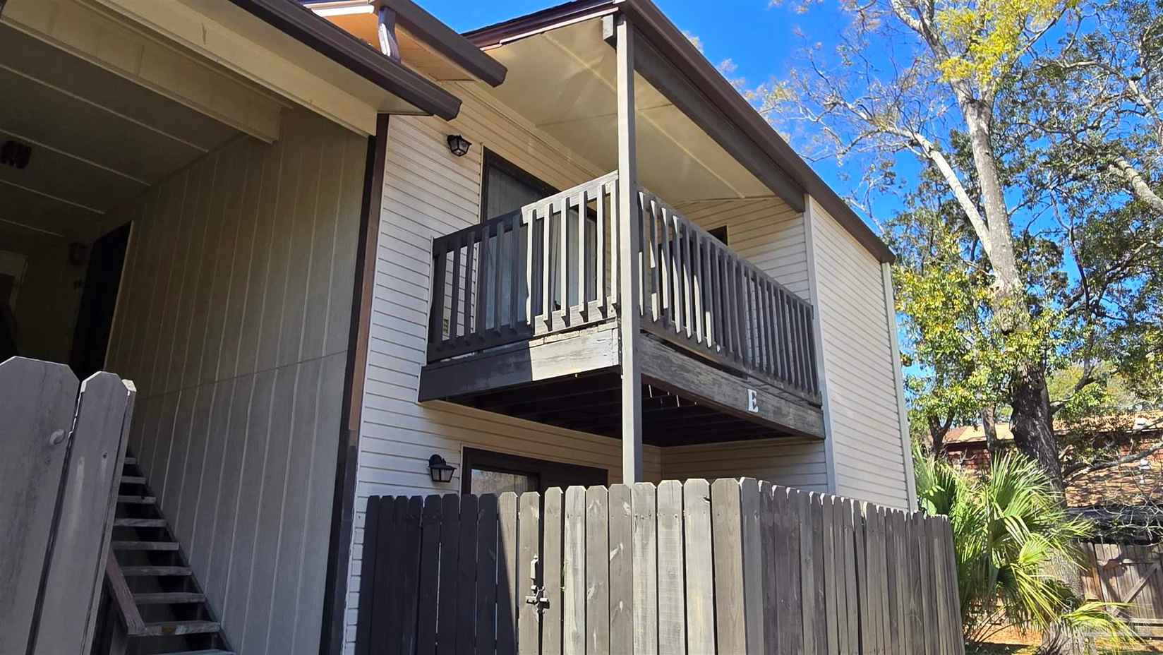 2201 Scenic Hwy E8  