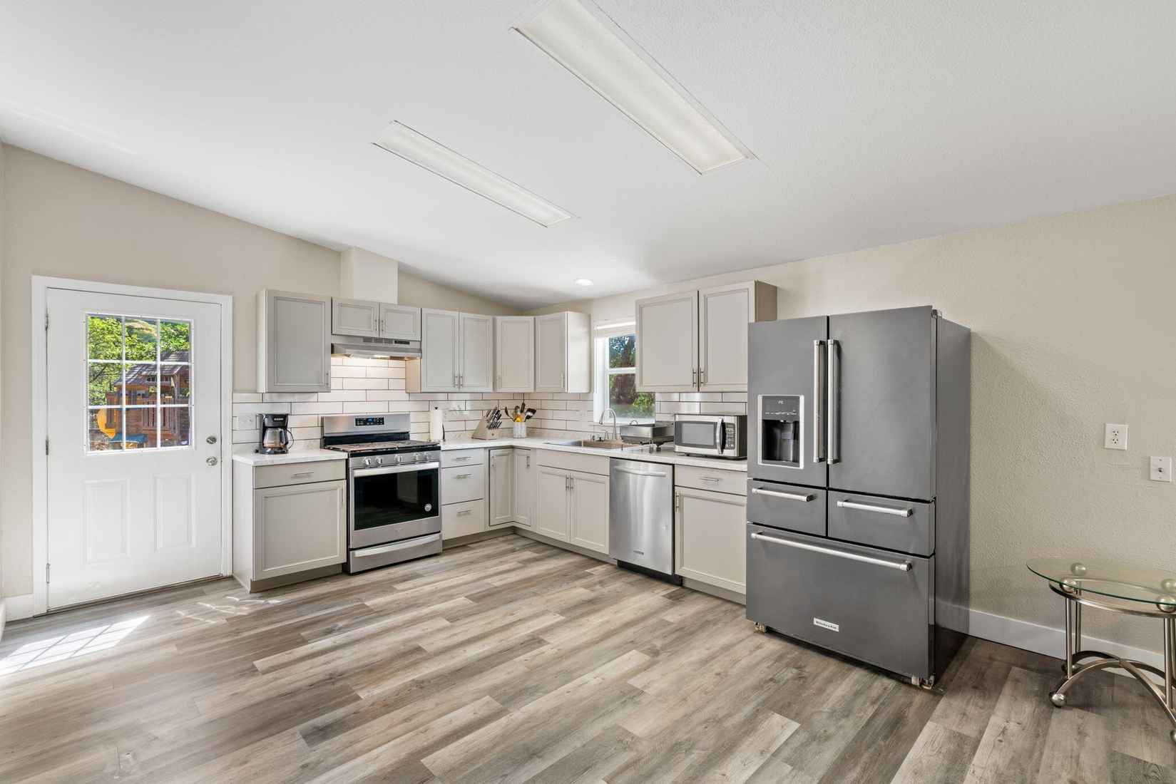 1100 Hastings Tie Rd  
