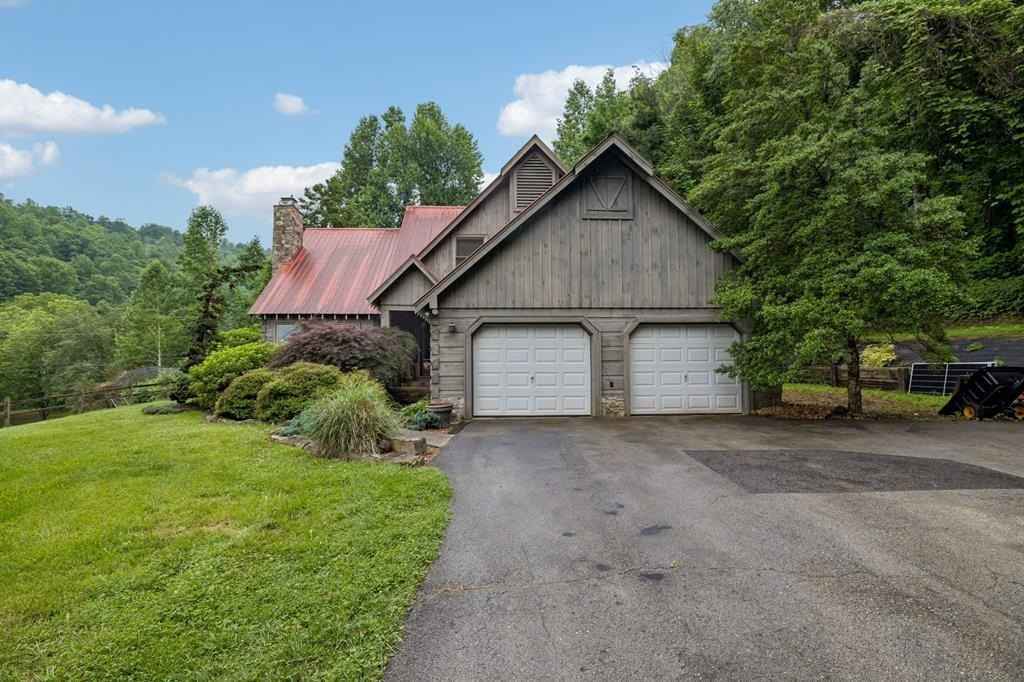 2500/10 Chimney Springs Rd  