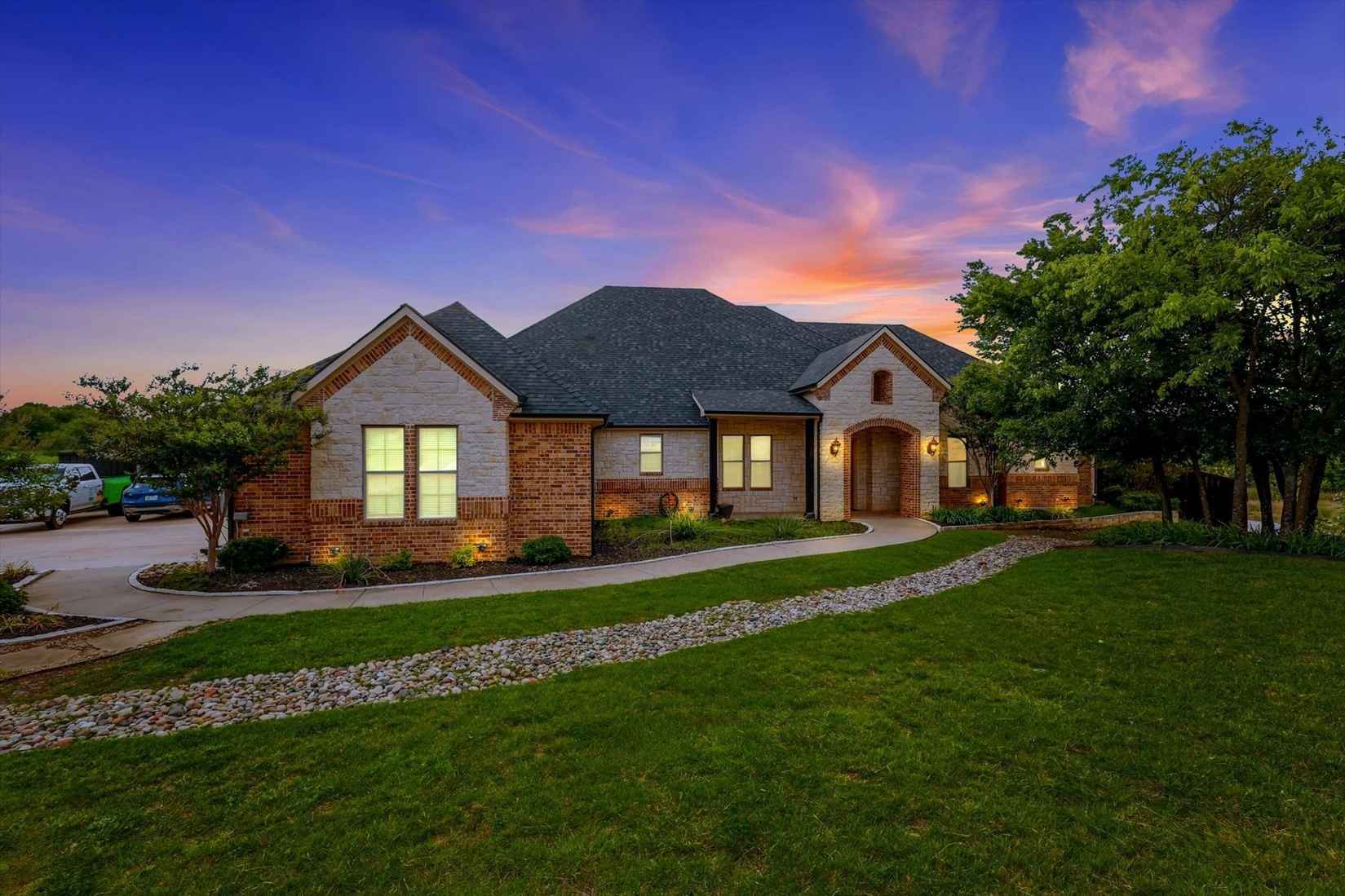 1040 Lighthouse Ct  