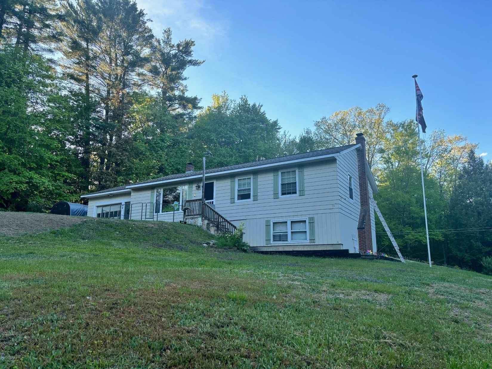 42 Heritage Ln  