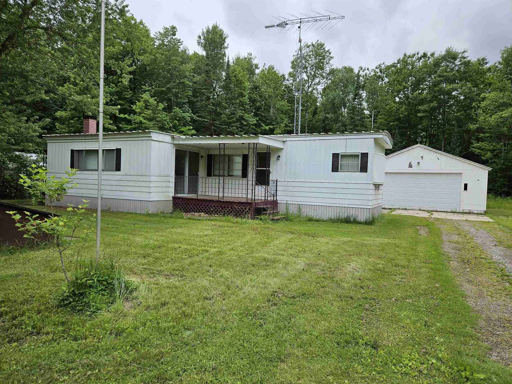 4627 Wildwood  