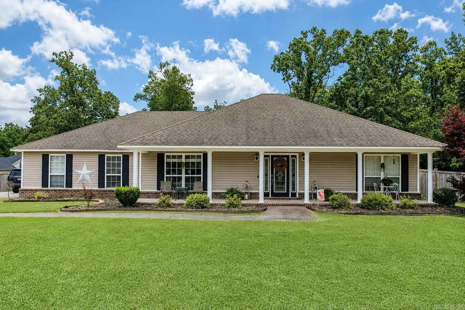 122 W Little Ln  