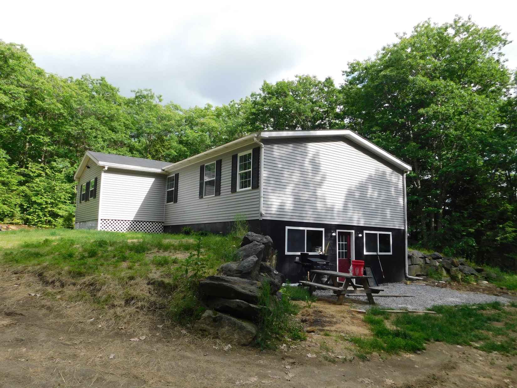 11 Deal Dr  